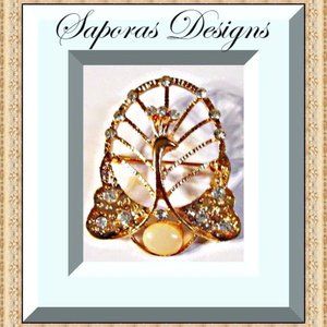 Gold Tone Peacock Design Brooch With Clear Crystals & White Bead